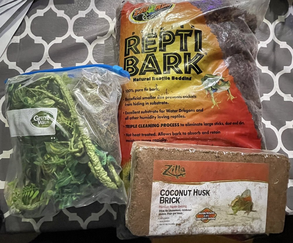 reptile supplies decor