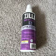 Zilla Calcium Supplement Food Spray for Reptiles, 8 fl oz (237 mL)