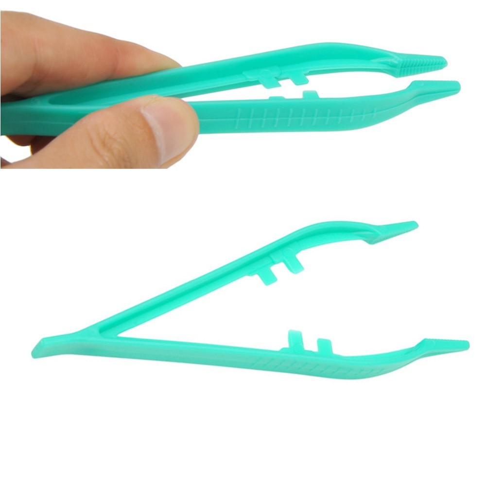 Plastic Reptile Feeding Clamp in Green for Safe and Hygienic Food Handling 20pcs