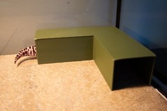 L Shaped Hide for Leopard Geckos and Other Reptiles (Multiple Colors Available)