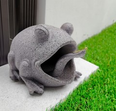 Frog Statue Deco Rain Gutter Diverter Extension Downspout Splash Block | Eco-…