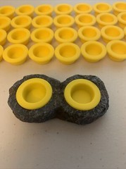 Yellow 1/4 Oz Gecko Reptile Trantula Silicone Cups With Holder Like Beer Savers