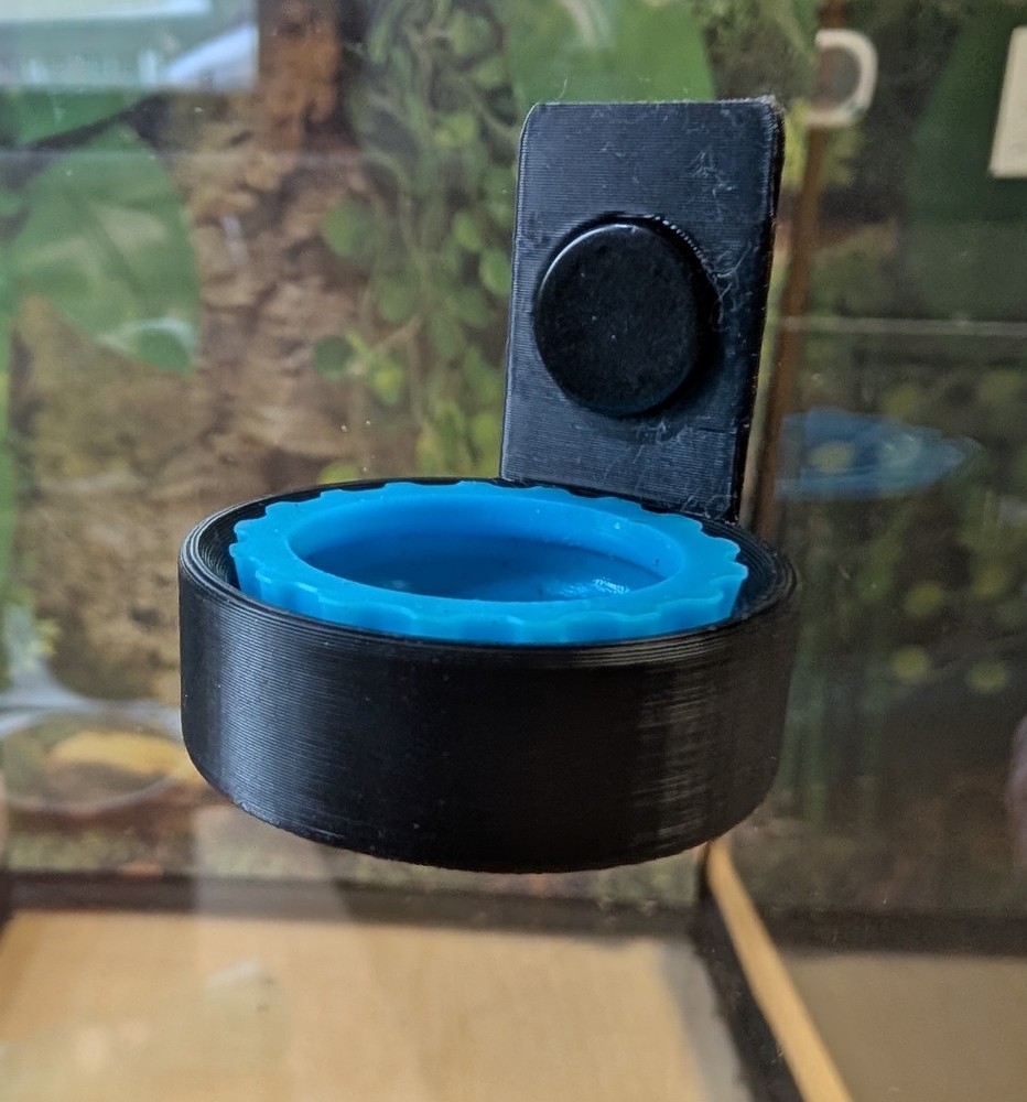 silicone food & 3D printed magnetic food dish holder for geckos reptile
