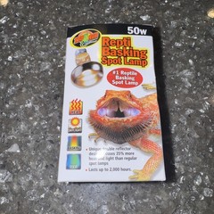 Reptile Light Bundle And 2 Reptile Hides (all Barely Used And Cleaned)