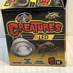 Zoo Med Creatures LED Light Bulb 5 Watt Tank daylight NEW 450 lumens/227e
