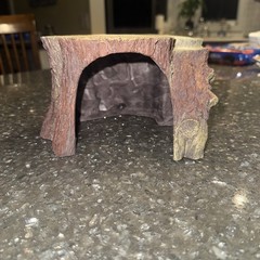 Reptile Light Bundle And 2 Reptile Hides (all Barely Used And Cleaned)