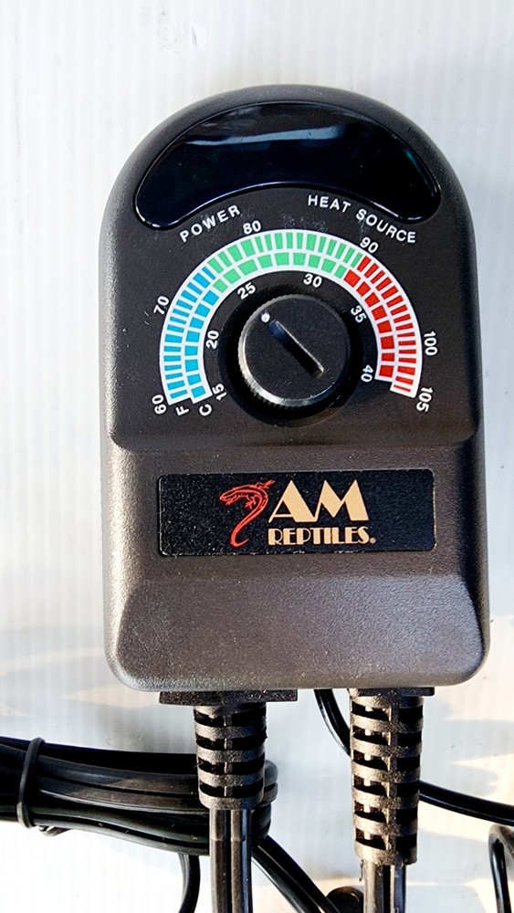 Reptile Terrarium/Germination Temperature Controller with Probe 3 Outlet/1000W
