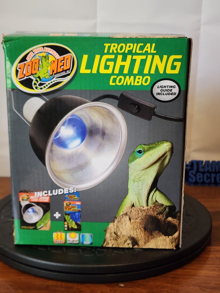 Zoo Med Tropical Lighting Combo w/ Daylight Blue Reptile Bulb