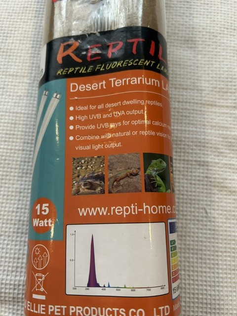 Reptile Fluorescent Lamp T8 -15W- 18″ -Desert Terrarium Lamp – UVA UVB – 2 Pack