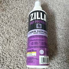 Zilla Vitamin Supplement Food Spray Reptile Supplement 8 fl oz (237 mL)