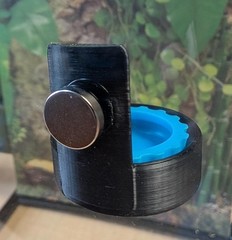 silicone food & 3D printed magnetic food dish holder for geckos reptile