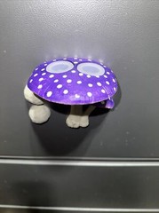 PURPLE reptile magnetic mushroom feeder Ledge With (2) Clear 1/4 Oz Food Bowls.
