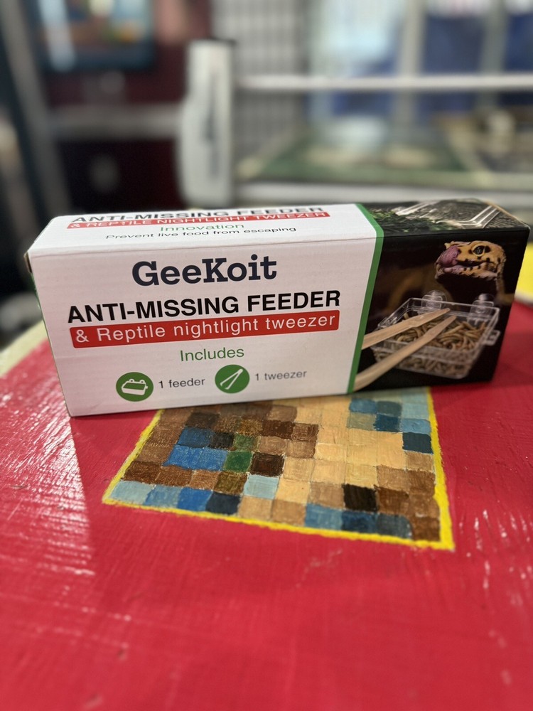 GeeKoit Anti-Missing Feeder & Reptile Nightlight Tweezer