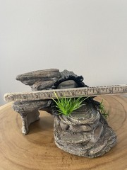 Reptile Habitat Decor Thrive Corner Hide Rocks and Log XL (new without tags)