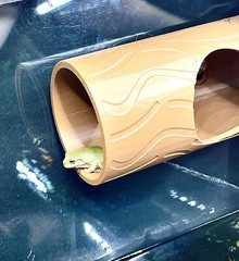 Gecko Frog Log Hide Wall Decor Amphibian Reptile Tank Enrichment Decoration