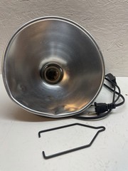 Reptile Light Fixture with Clamp 8″ Diameter 4″ Deep