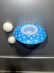 BLUE reptile magnetic ledge mushroom feeder bowl .5 Oz With Food Grade Bowls