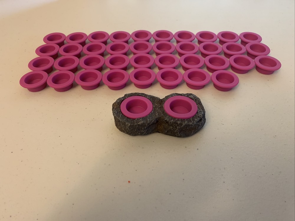 Purple 1/4 Oz Gecko Reptile Trantula Silicone Cups With Holder Like Beer Savers