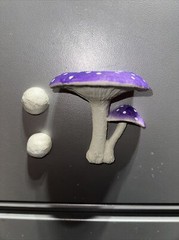 Purple reptile magnetic ledge mushroom feeder bowl .5 Oz With Food Grade Bowls