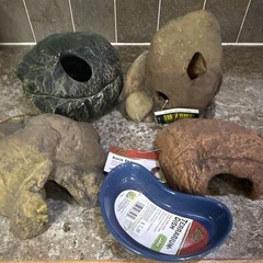 Zilla Terrarium Dish Reptile Terrarium Accessories Lot Hide Caves/Hides LOT OF 5