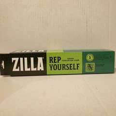 2 Pk Zilla Green Terrarium Liner 20L/29Gal Absorbent Inedible Less Odor 11″X29″