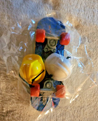 Small Reptile Accessories Engineer Hat & Skateboard Lizard (T4)