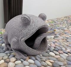 Frog Statue Deco Rain Gutter Diverter Extension Downspout Splash Block | Eco-…