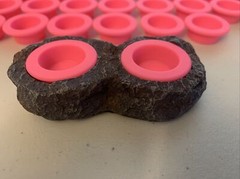 Pink 1/4 Oz Gecko Reptile Trantula Silicone Cups With Holder Like Beer Savers