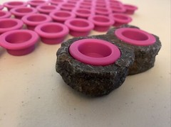 Purple 1/4 Oz Gecko Reptile Trantula Silicone Cups With Holder Like Beer Savers