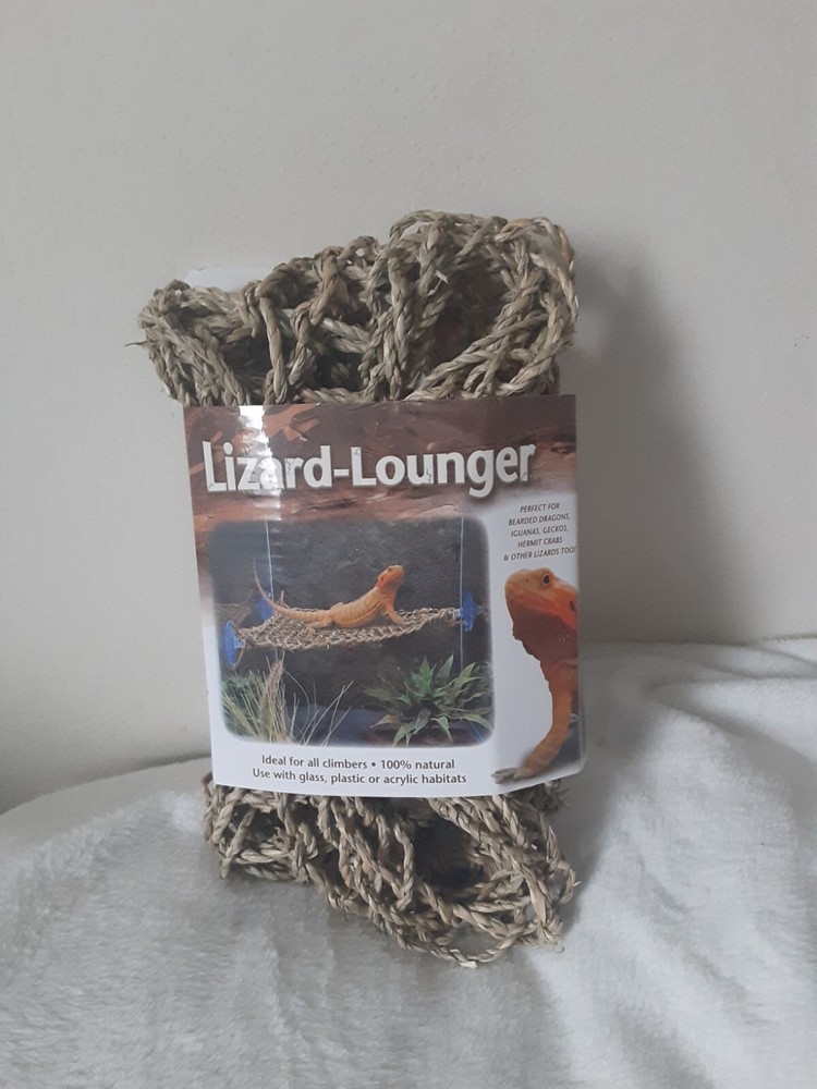 REPTILE LOUNGER Corner Triangle SIZE 15″ Inch X 8″ Inch – BRAND NEW