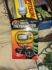 Zoo Med Eco Carpet/Vine/Flora/UVB & Day Bulb/ Thermometer Reptile New