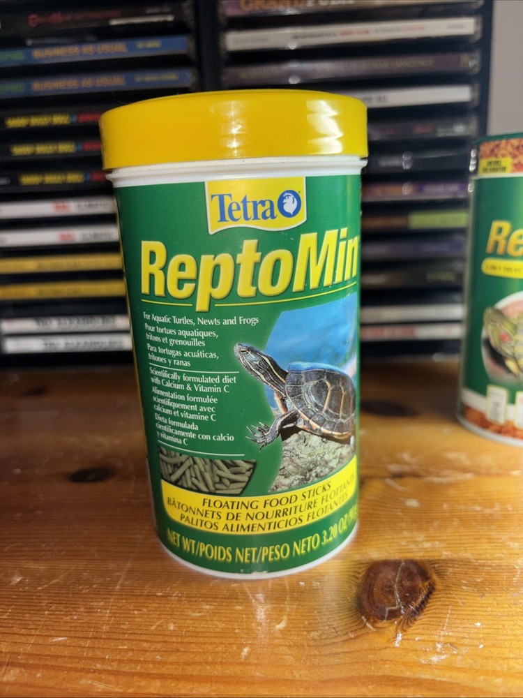 Reptomin Floating Food Sticks, Food for Aquatic Turtles, Newts and Frogs Exp0528