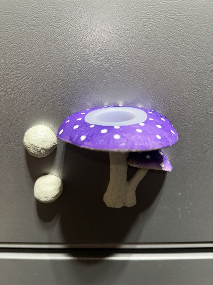 Purple reptile magnetic ledge mushroom feeder bowl .5 Oz With Food Grade Bowls