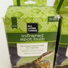 ALL LIVING THINGS 100-Watt Infrared Spot Bulb 2 Pieces (NEW)
