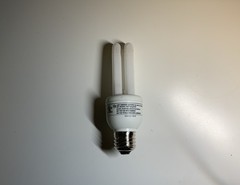 Zoo Med 13W Reptisun UVB Mini Compact Fluorescent Reptile Light Enclosure