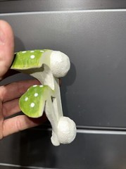 GREEN reptile magnetic mushroom feeder Ledge With Beer Savers Pack Of 48 Cups