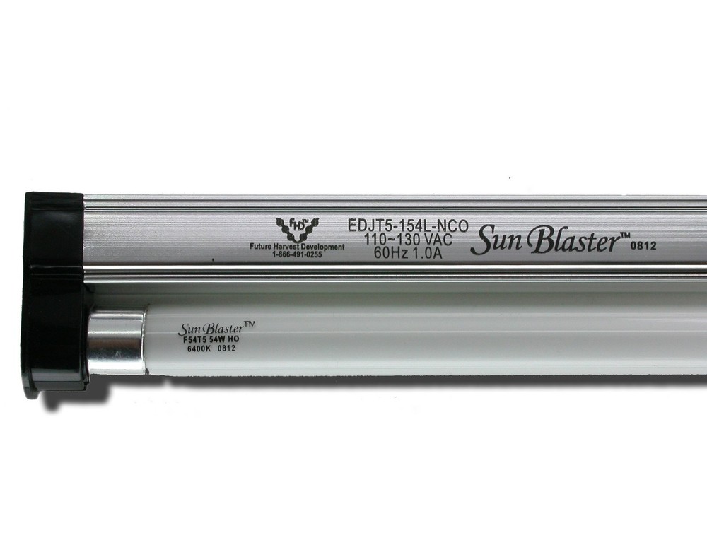 SunBlaster T5 High Output Fluorescent Strip Light, 4-Feet, silver (SL0900174)