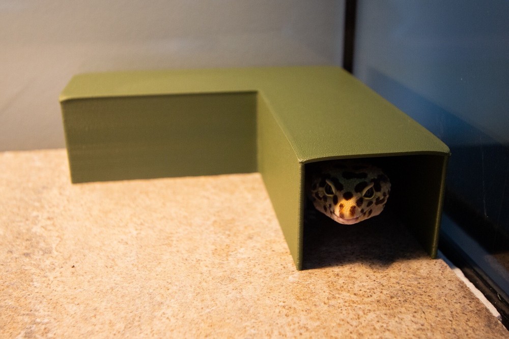 L Shaped Hide for Leopard Geckos and Other Reptiles (Multiple Colors Available)