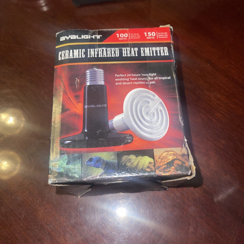 Zoo Med Ceramic Infrared Heat Emitter – 100 Watt – For 30-40 Gallon Terrariums