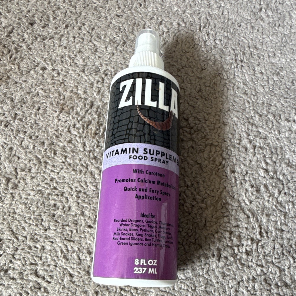 Zilla Vitamin Supplement Food Spray Reptile Supplement 8 fl oz (237 mL)