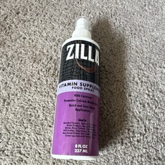 Zilla Vitamin Supplement Food Spray Reptile Supplement 8 fl oz (237 mL)