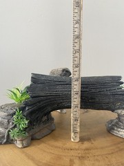 Reptile Habitat Decor Thrive Corner Hide Rocks and Log XL (new without tags)