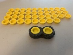 Yellow 1/4 Oz Gecko Reptile Trantula Silicone Cups With Holder Like Beer Savers