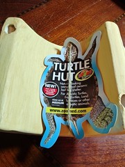 Zoo Med Turtle Hut – Medium – 4.75″L x 5″W x 2.25″H